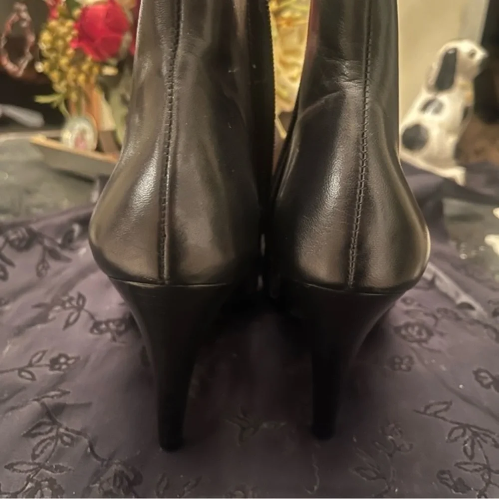 Antonio Melani Women's 9M Black Leather Heels Boots